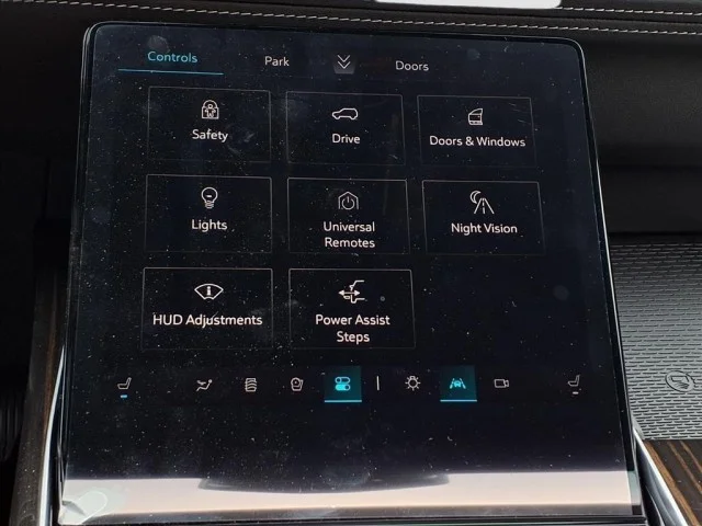 2026 Cadillac Escalade Luxury - Photo 18