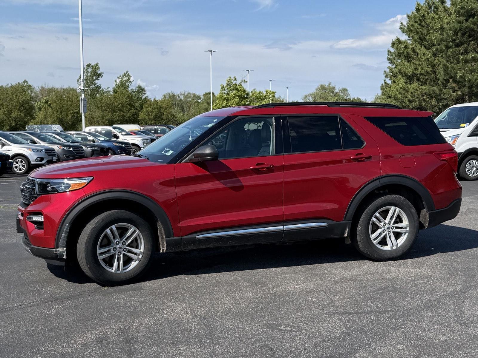 Used 2023 Rapid Red Metallic Tinted Clearcoat Ford XLT image 6
