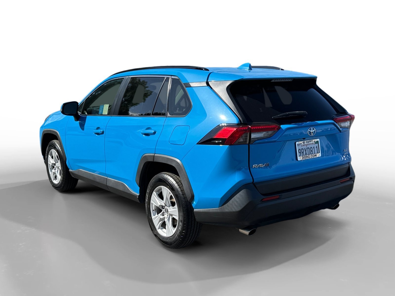 Used 2019 Blue Flame Toyota XLE image 3