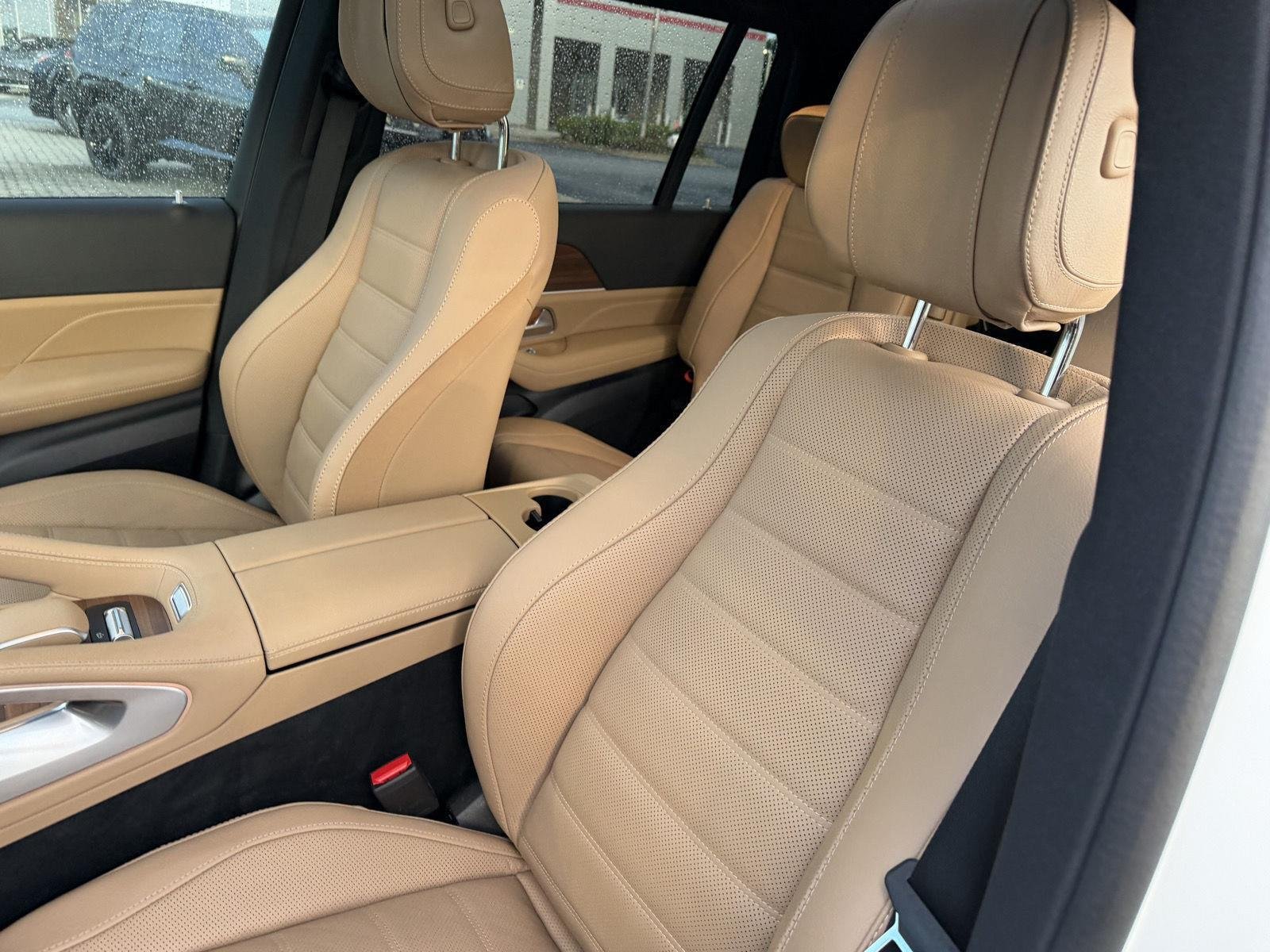 Used 2025 Polar White Mercedes-Benz GLS 450 image 31