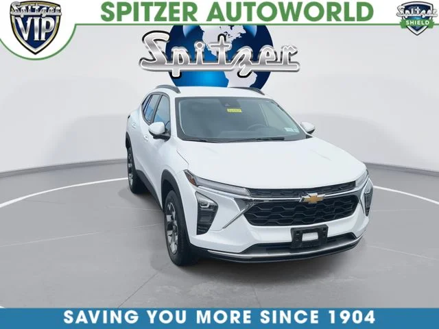 Used 2024 Summit White Chevrolet LT image 3