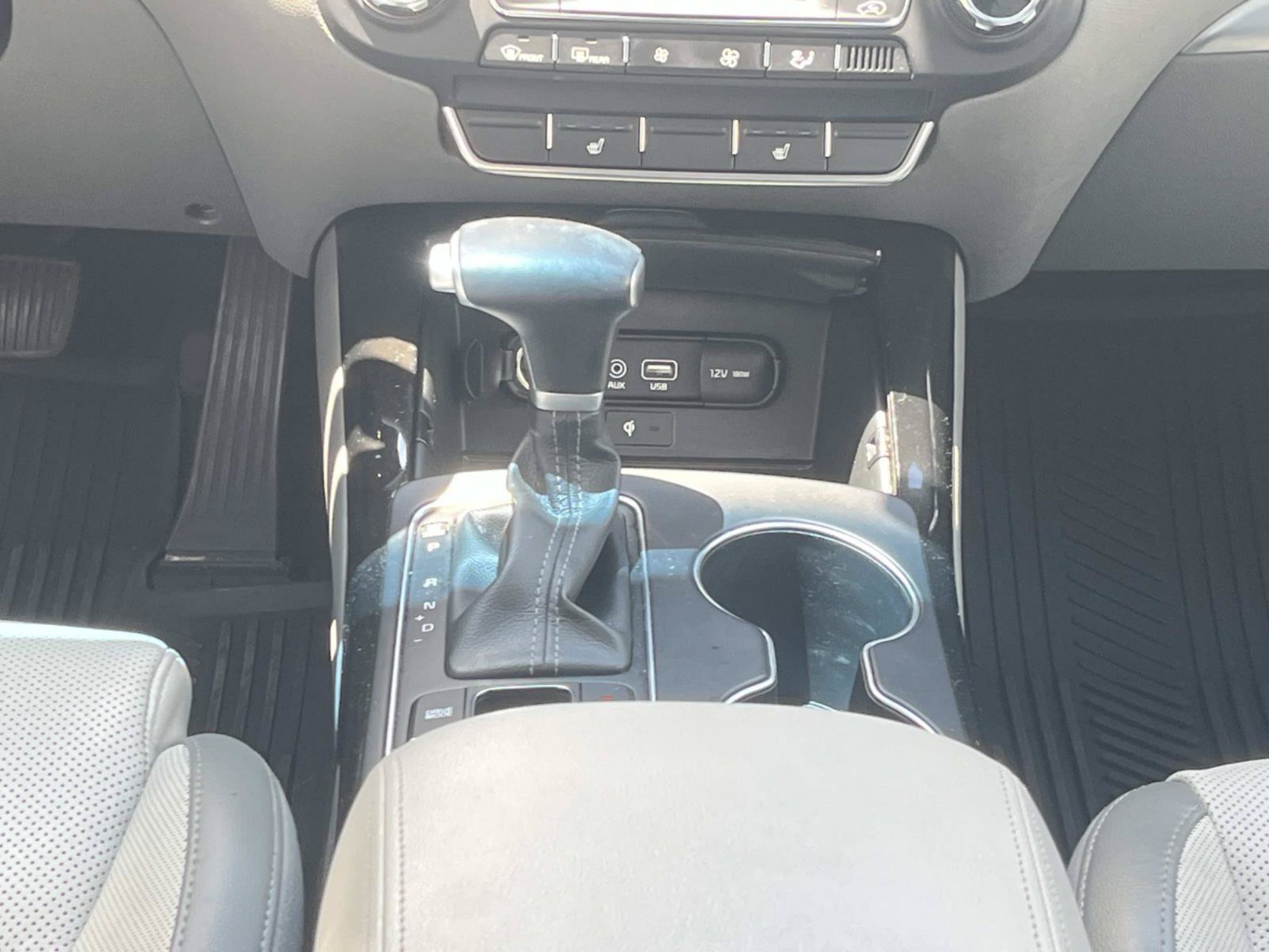 Used 2020 Imperial Blue Kia SX V6 image 16