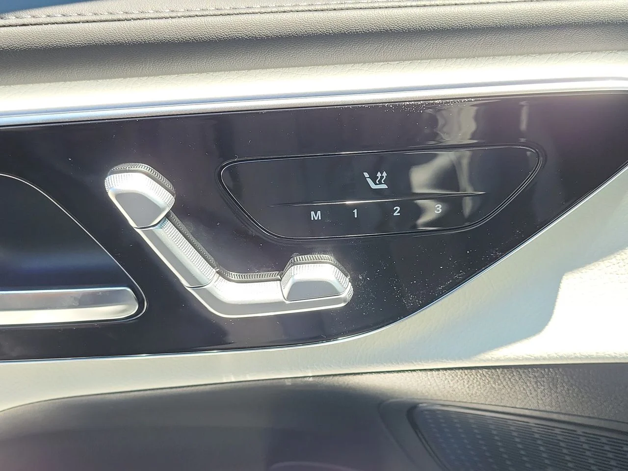 New 2027 Graphite Grey Metallic Mercedes-Benz GLC 300 image 22