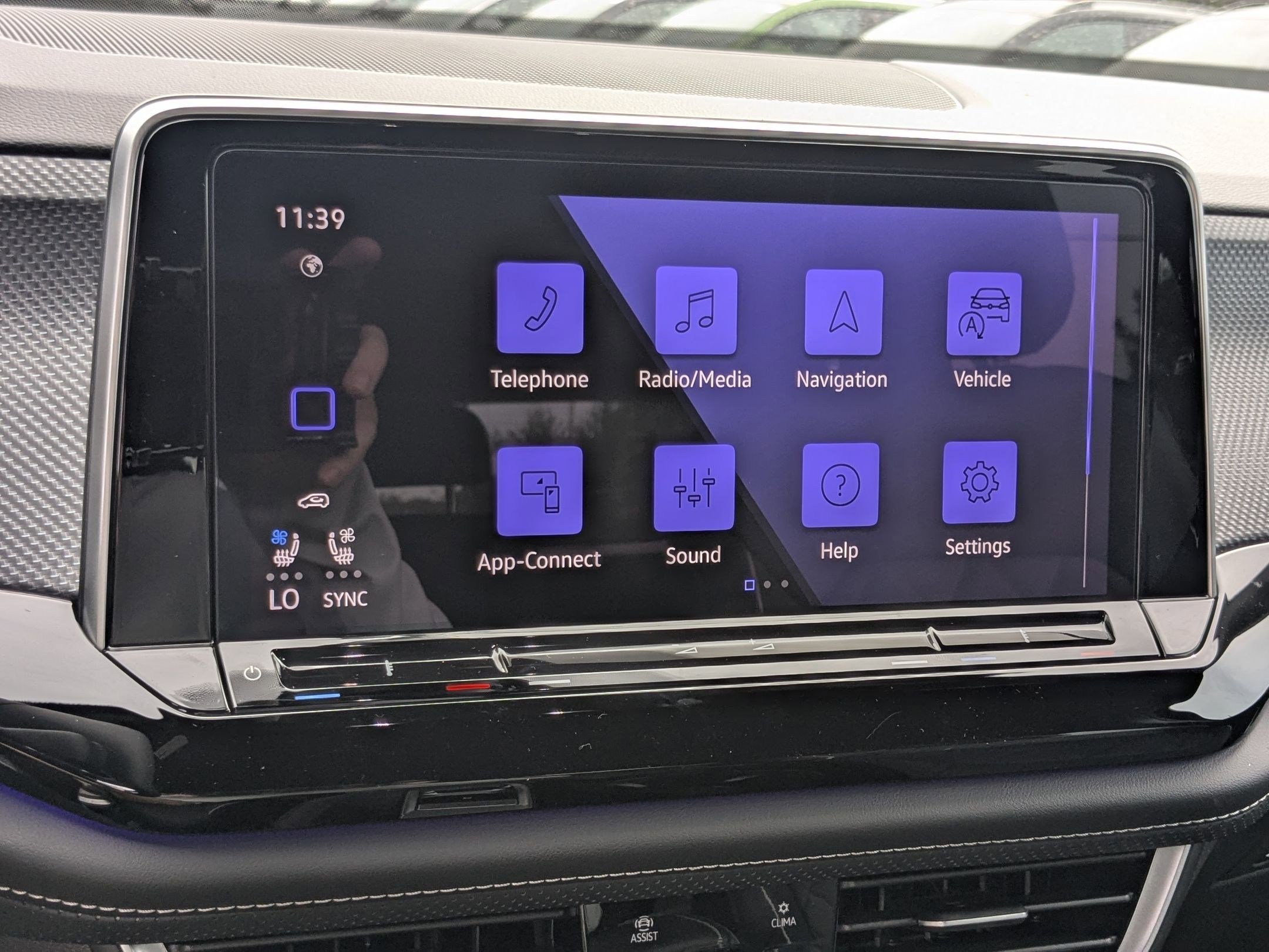 2026 Volkswagen Atlas Cross Sport SEL Premium R-LINE - Photo 9