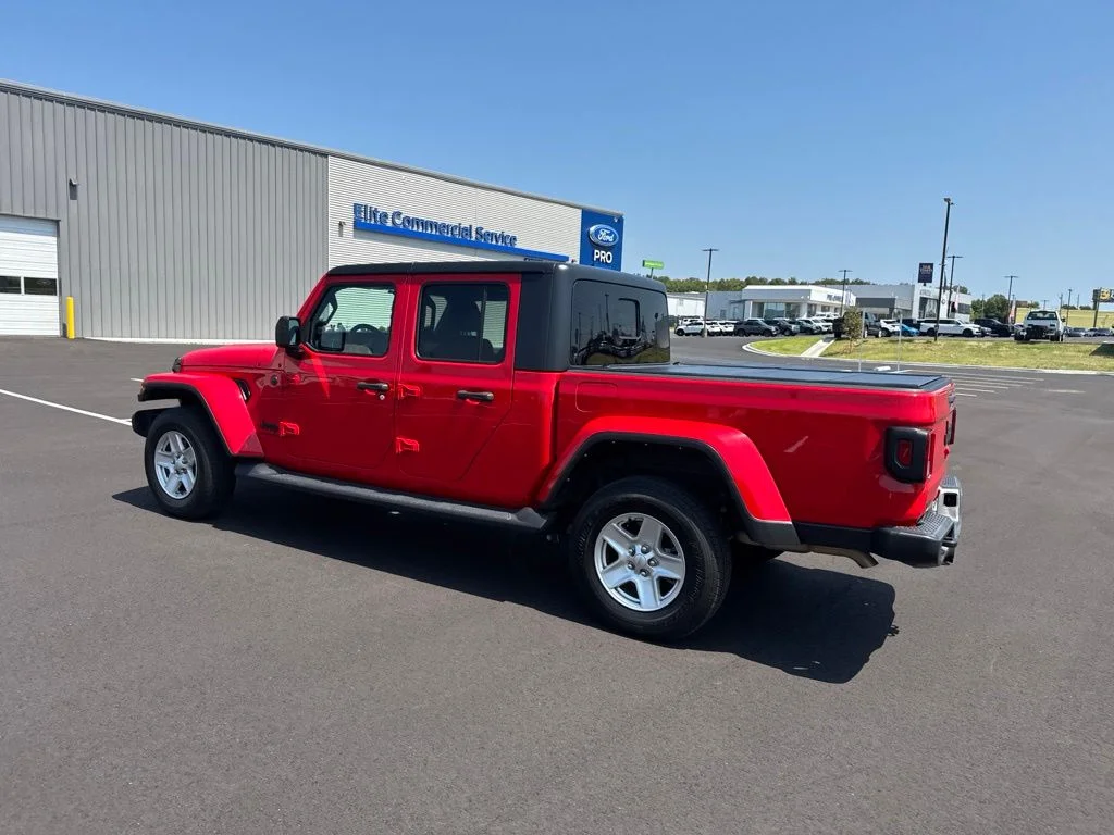 Used 2023 Red Jeep Sport S image 11