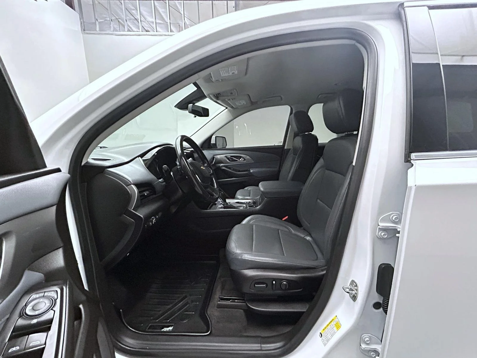 Used 2019 White Chevrolet 3LT image 10