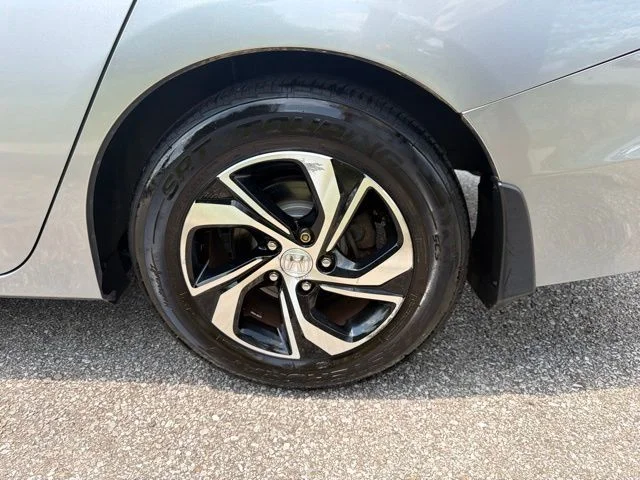 Used 2017 Silver Honda LX image 32