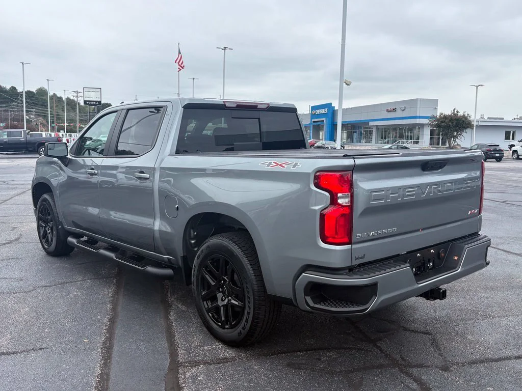 Used 2023 STERLING GRAY METALLIC Chevrolet RST image 4