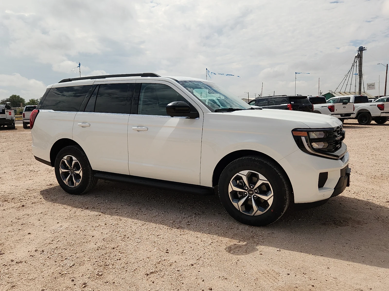 New 2027 Star White Metallic Tri-Coat Ford Active image 8