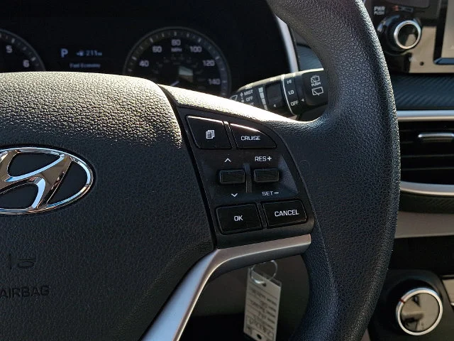 Used 2019 White Hyundai SE image 22