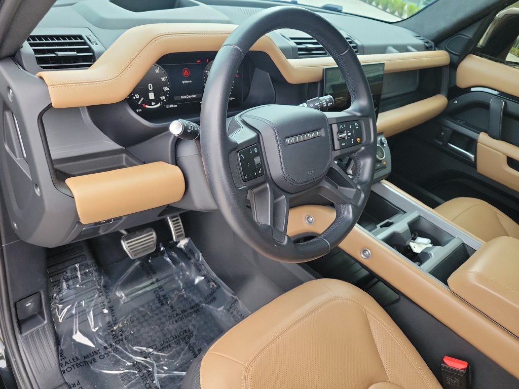 Certified Used 2025 Black Land Rover X image 24