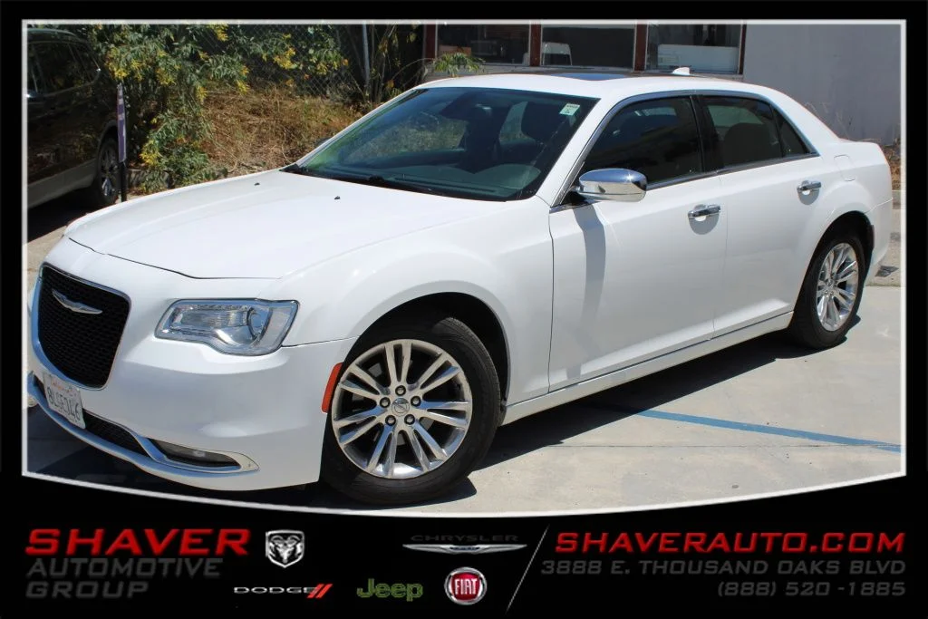 2016 Chrysler 300 C's photo