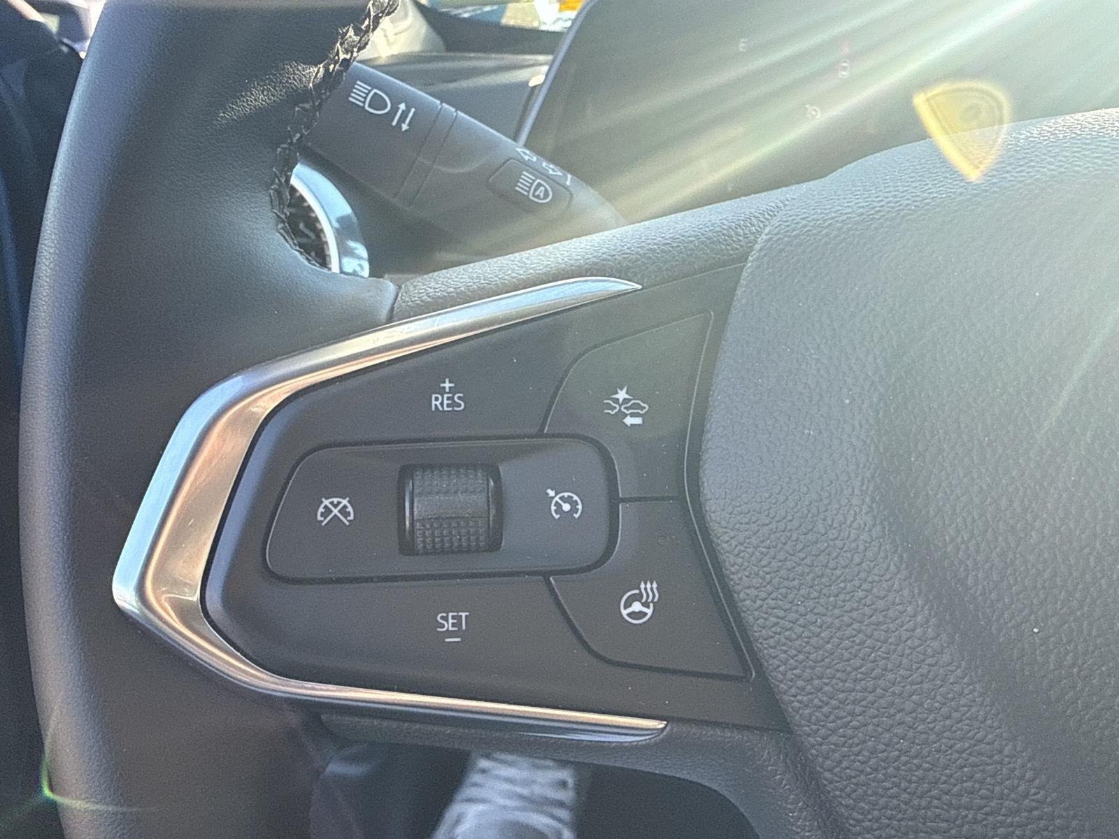 Used 2025  Chevrolet  image 17