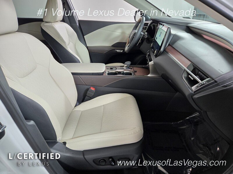 Certified Used 2026 White Pearl Lexus PREMIUM PLUS image 24