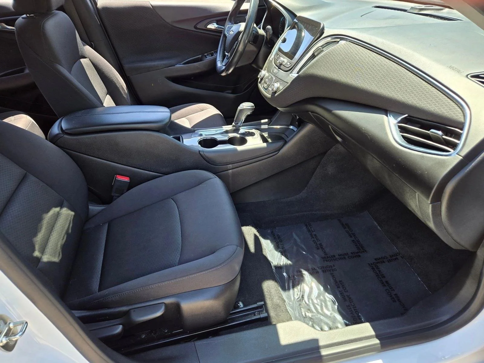 Used 2018 Summit White Chevrolet LT image 19