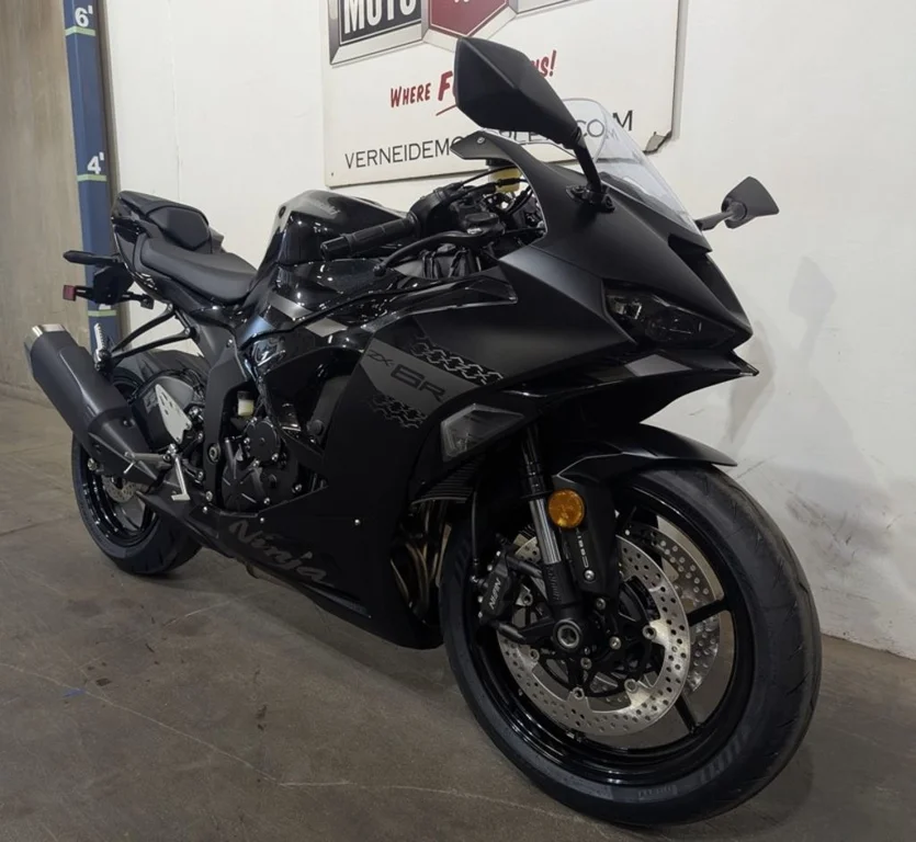 New 2027 Metallic Spark Black/Metallic Flat Spark Black Kawasaki ABS image 2