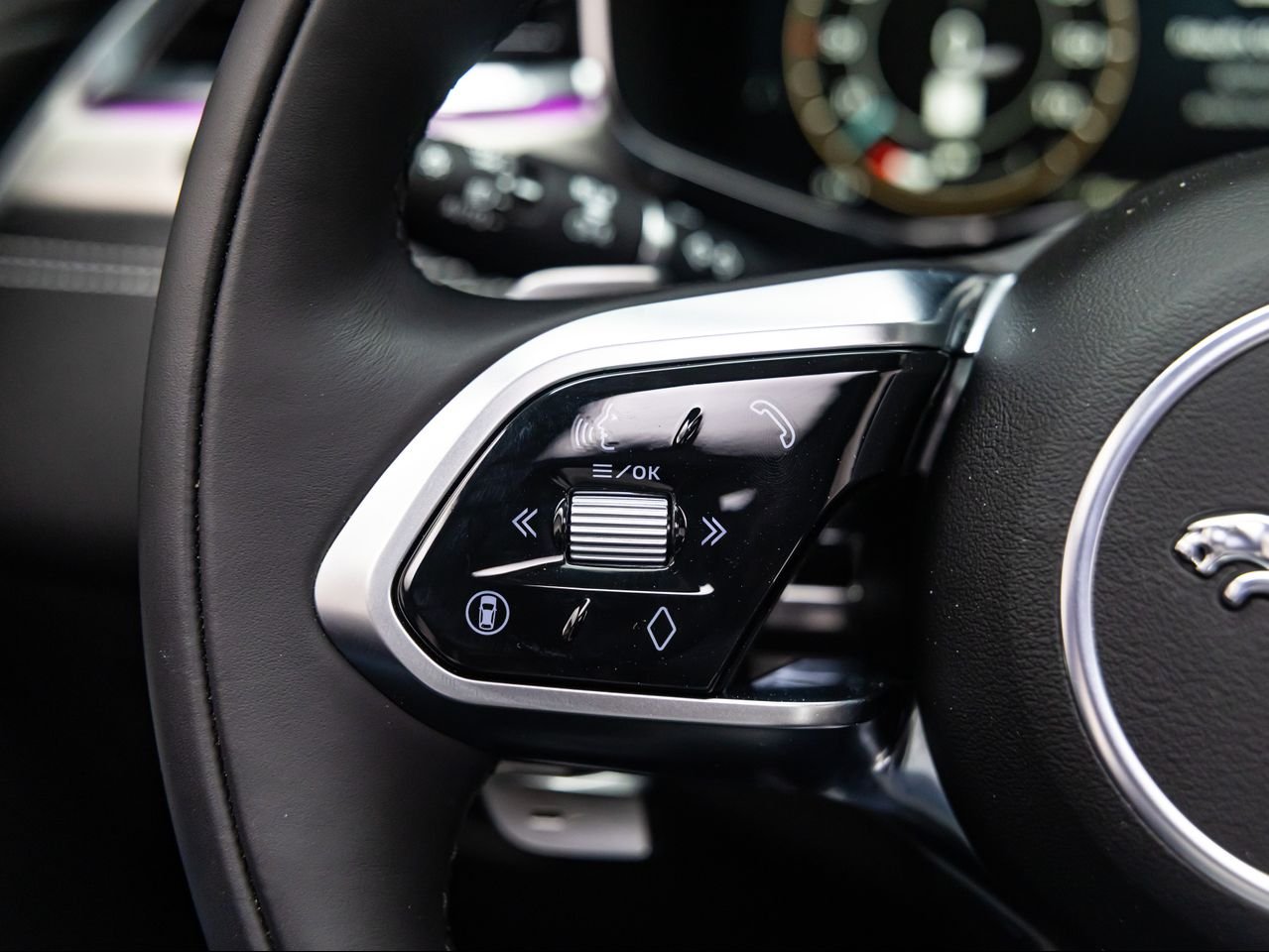 2026 Jaguar F-Pace R-Dynamic S - Photo 21