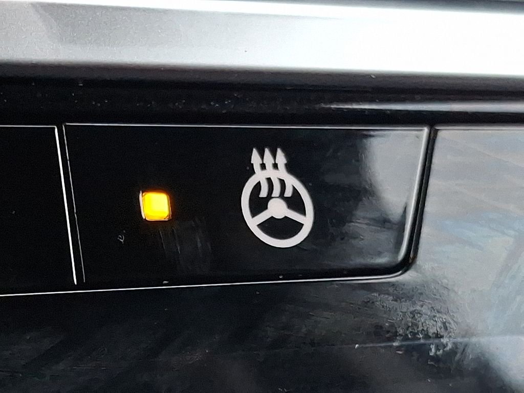 Used 2025 Silver Nissan SL image 28