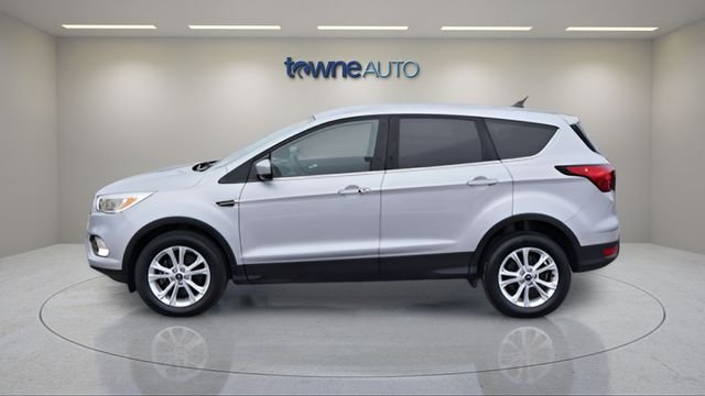 Used 2019 Ford Escape SE with VIN 1FMCU9GD4KUA31550 for sale in Orchard Park, NY