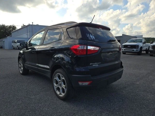 Used 2021 Shadow Black Ford SE image 4