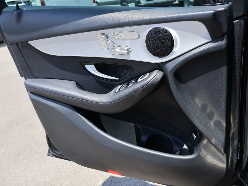 Used 2019 Black Mercedes-Benz GLC 300 image 33
