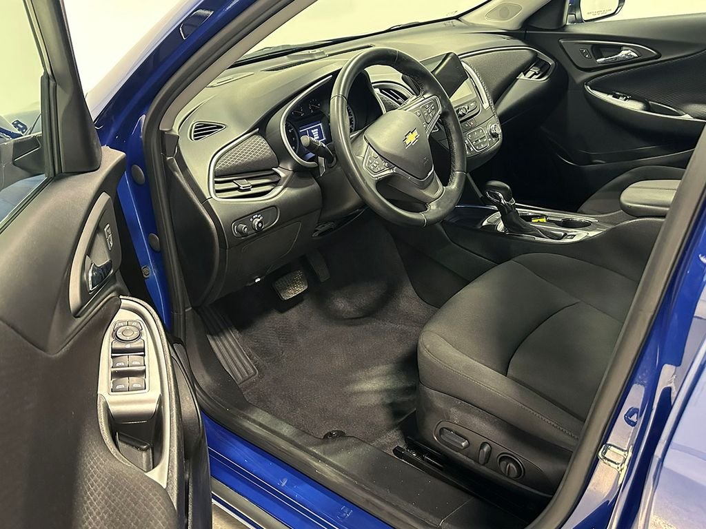Used 2023 Blue Chevrolet LT image 18