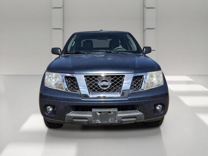 Used 2015 Arctic Blue NISSAN 2WD CREW CAB SWB AUTO SV image 8