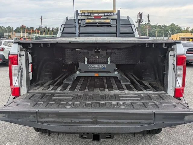 Certified Used 2019 Oxford White Ford XLT image 13