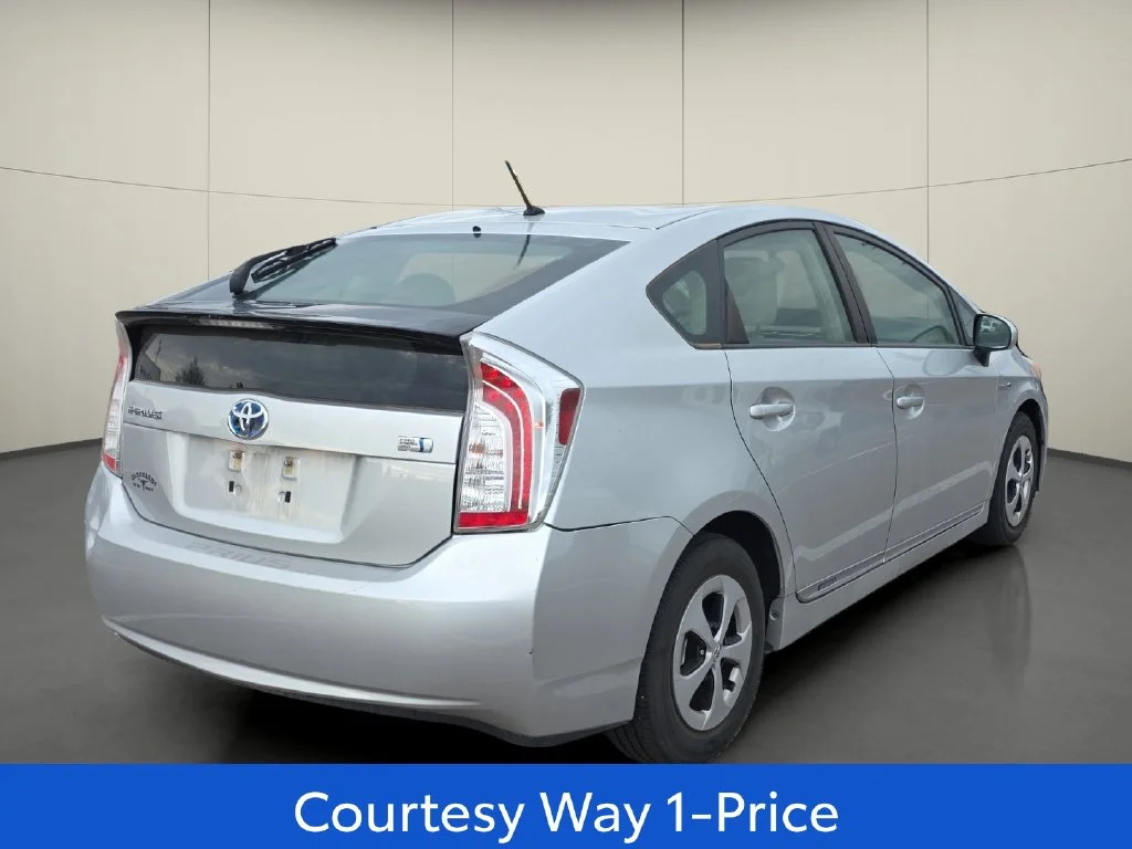 Used 2013 Silver Toyota Two image 10