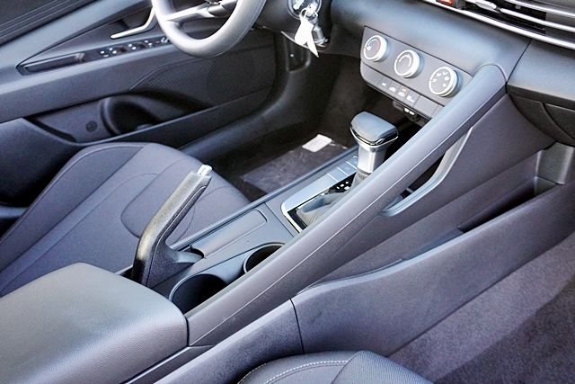 New 2026 White Hyundai SE image 12
