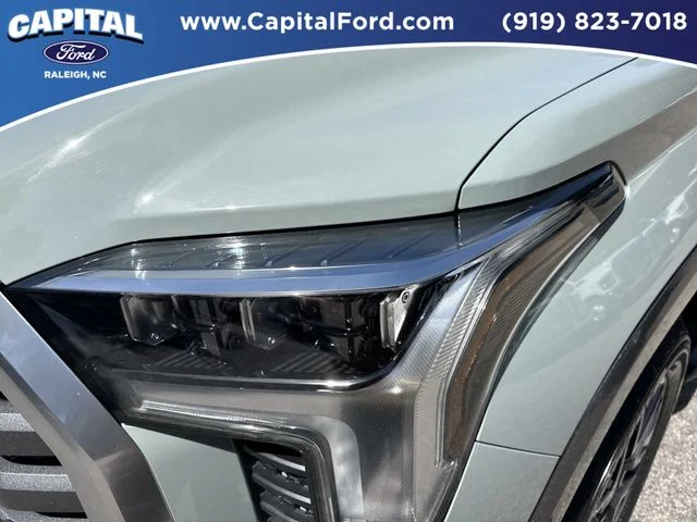 Used 2025  Toyota Limited image 11