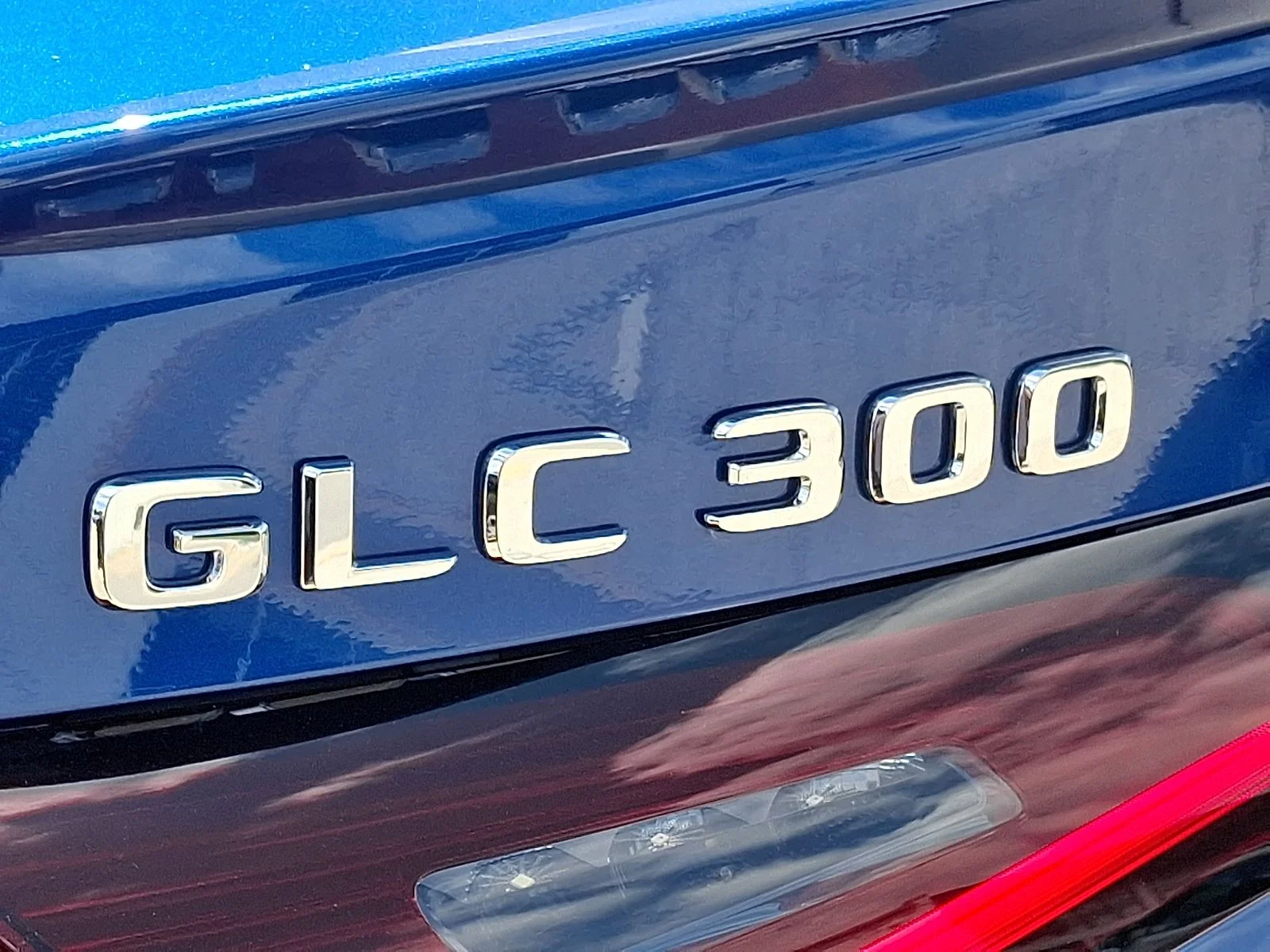 Used 2025  Mercedes-Benz GLC 300 Coupe image 30
