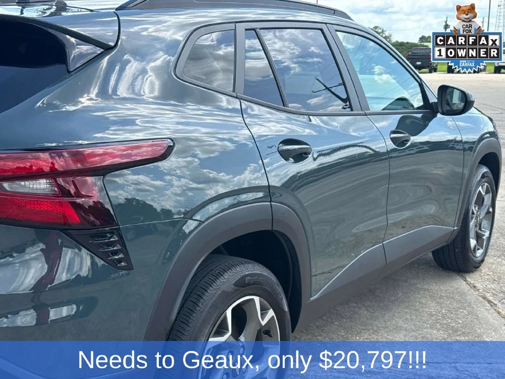 Used 2025 Gray Chevrolet LT image 18