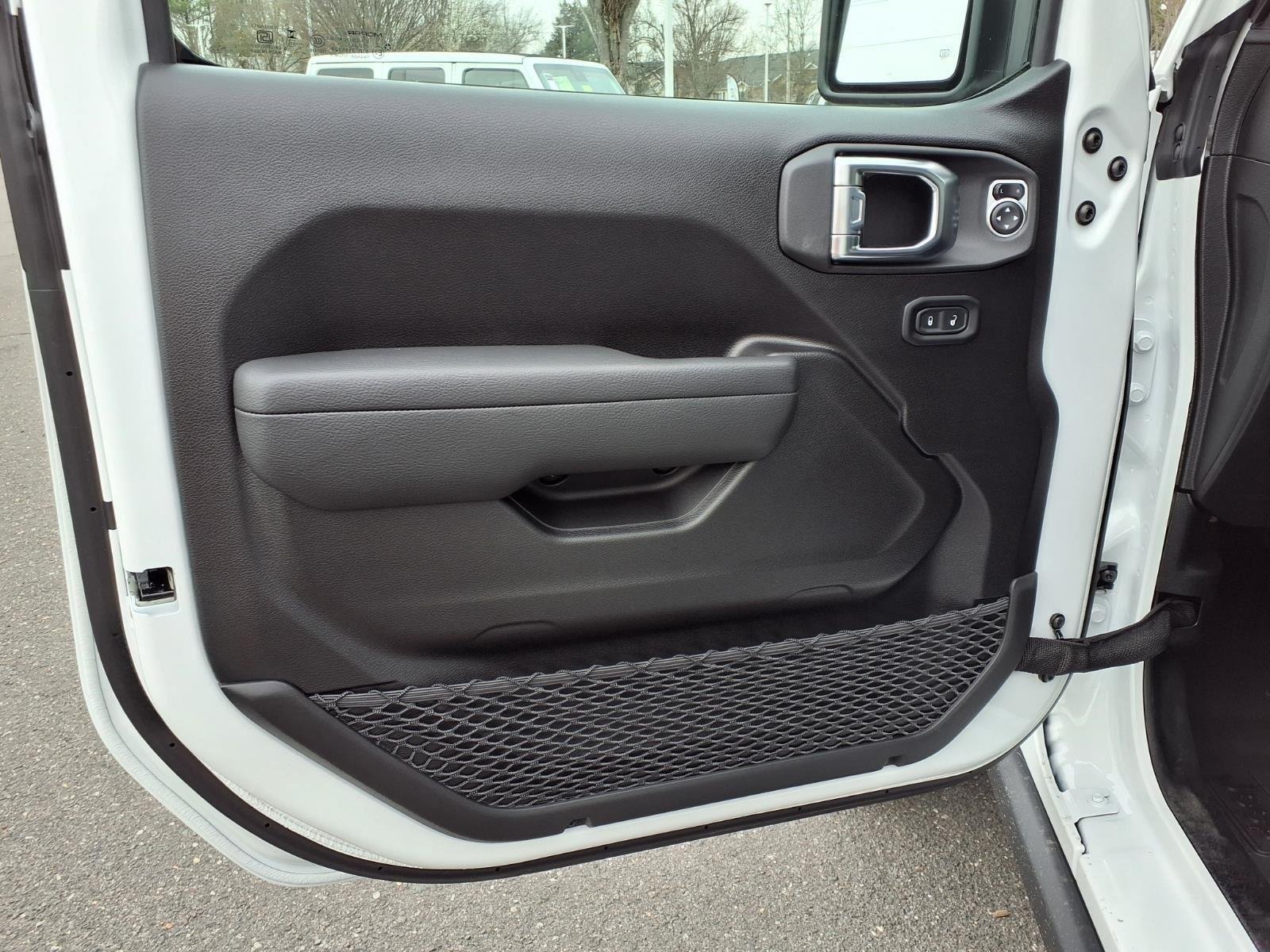 New 2026 Bright White Clear-Coat Exterior Paint Jeep Willys image 26