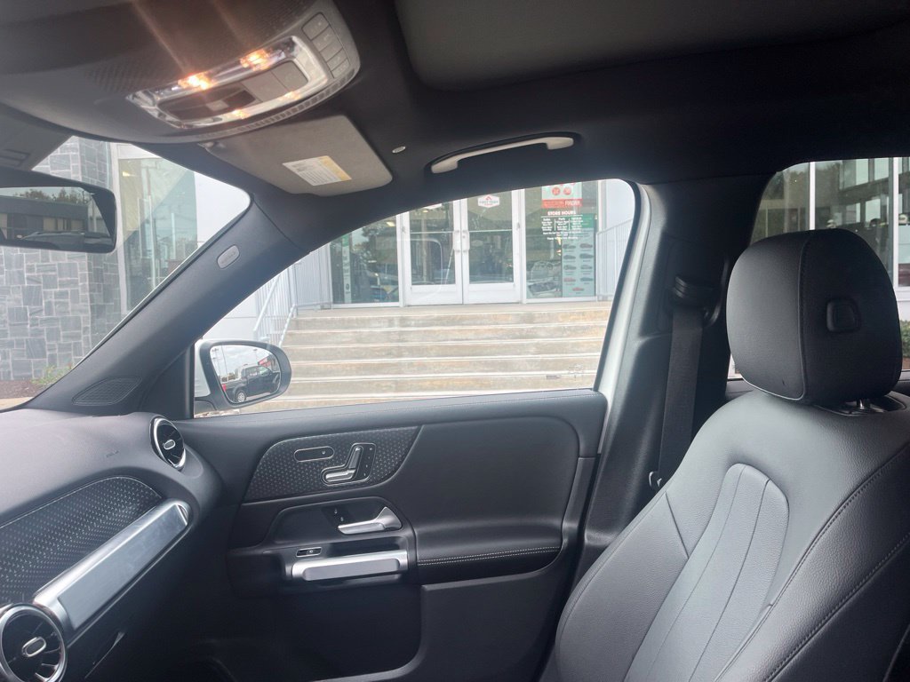 Used 2026 White Mercedes-Benz GLB 250 image 12