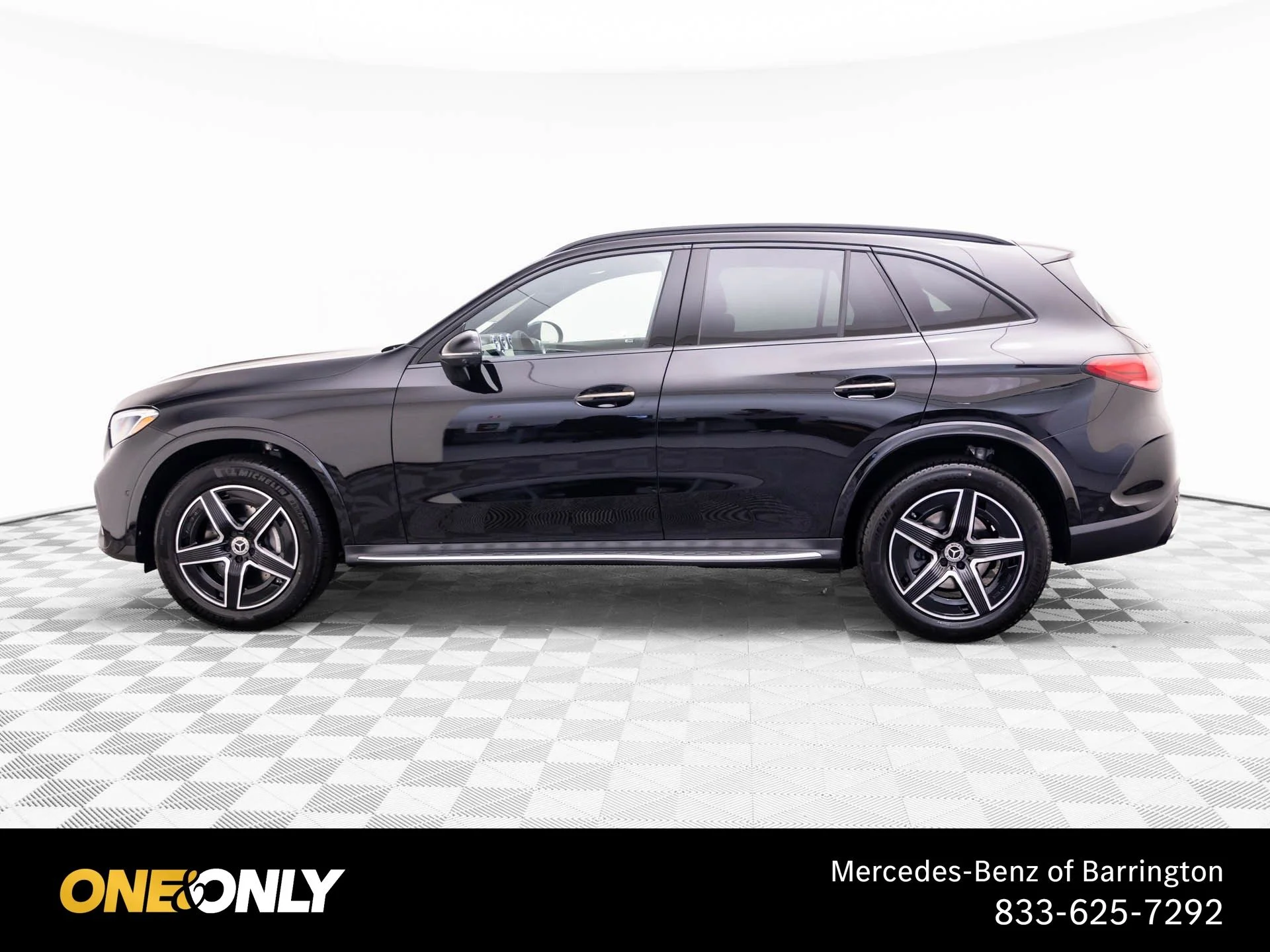 New 2027 Black Mercedes-Benz GLC 300 image 2