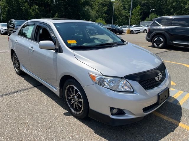 Used 2009 Silver Toyota  image 1