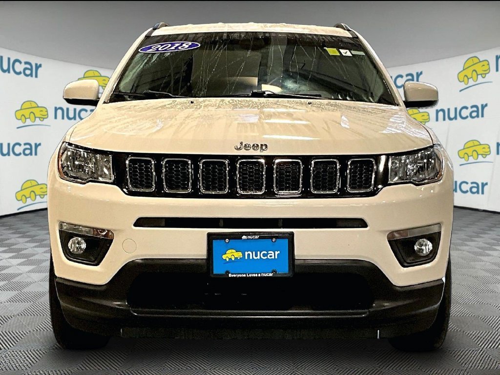 Used 2018 White Jeep Latitude image 2
