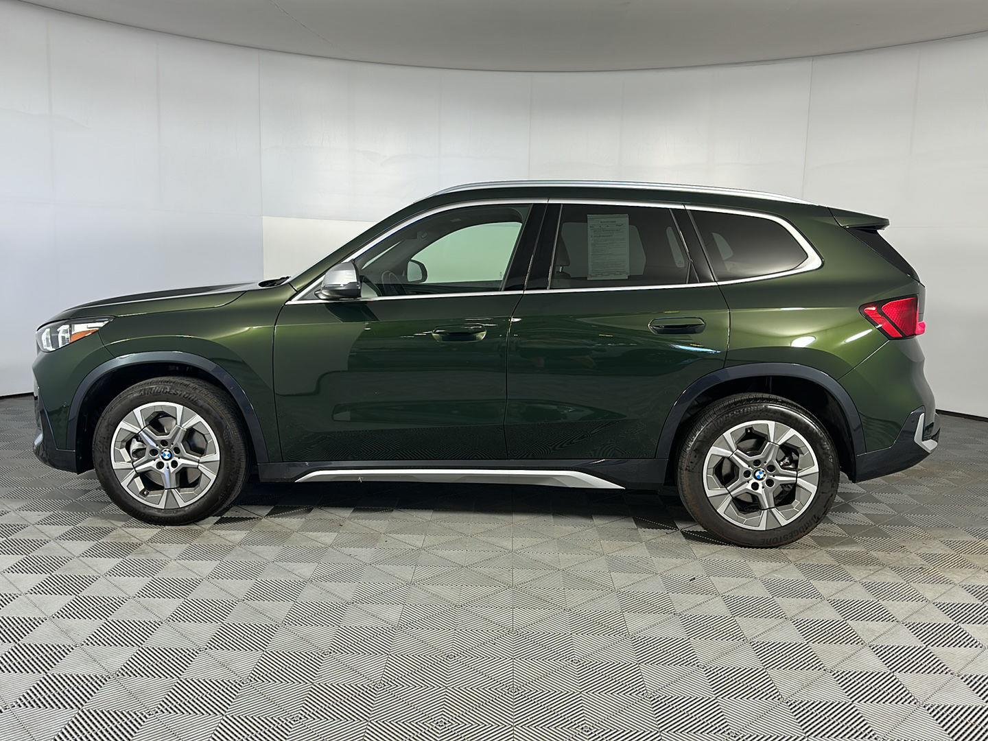 Used 2023 San Remo Green Metallic BMW xDrive28i image 4