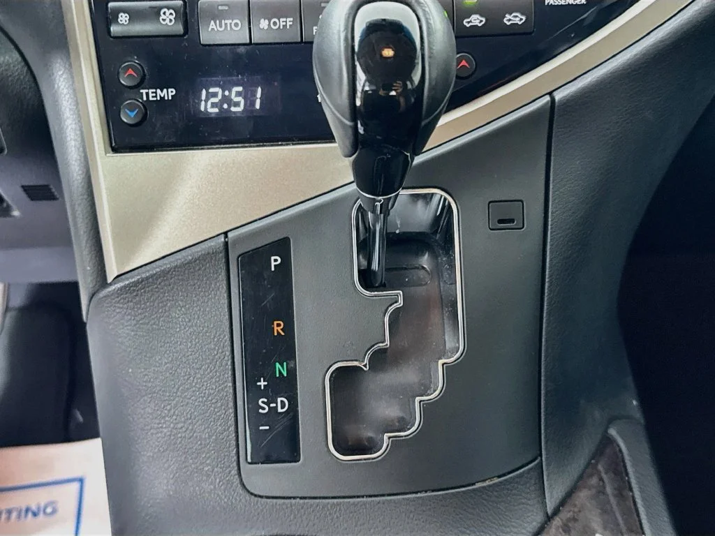Used 2015 Silver Lexus 350 image 20