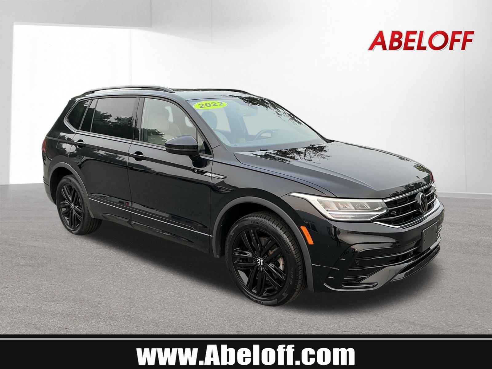 Used 2022 Deep Black Volkswagen SE R-Line Black image 1