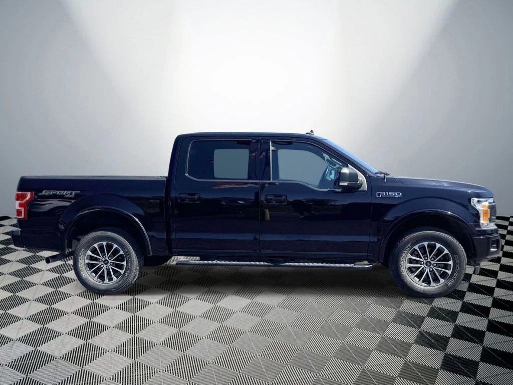Used 2019 Black Ford XLT image 6