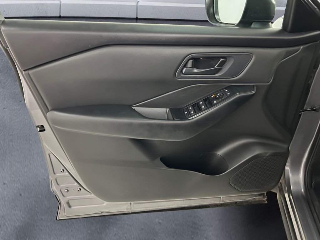 Used 2024 Gray Nissan S image 12