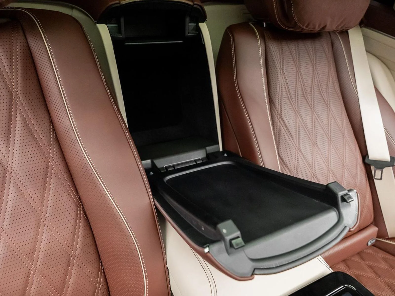 Used 2026 Black Mercedes-Benz Maybach GLS 600 image 55