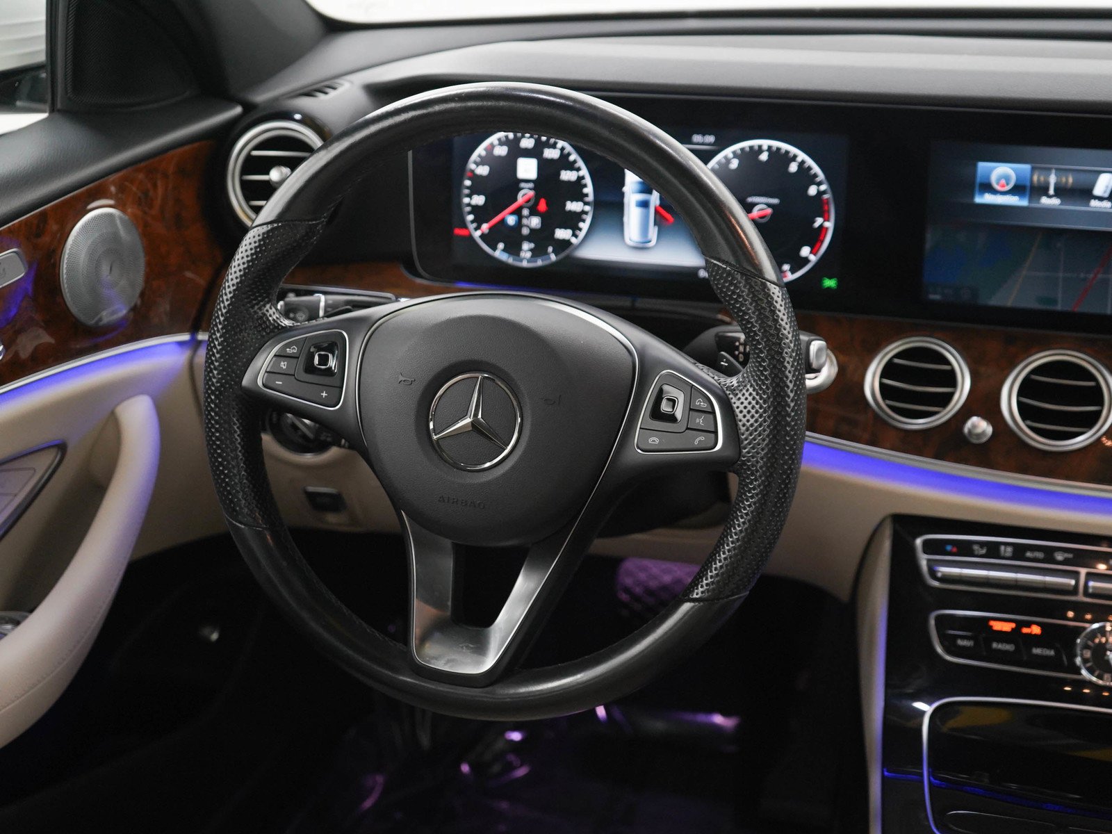 Used 2017 Polar White Mercedes-Benz E 400 image 14