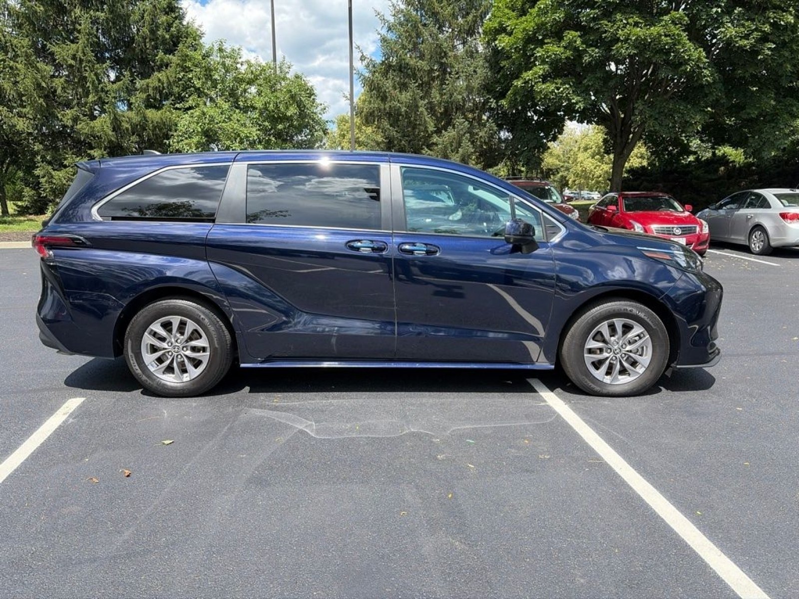 Used 2024 Gray Toyota Hybrid LE image 4