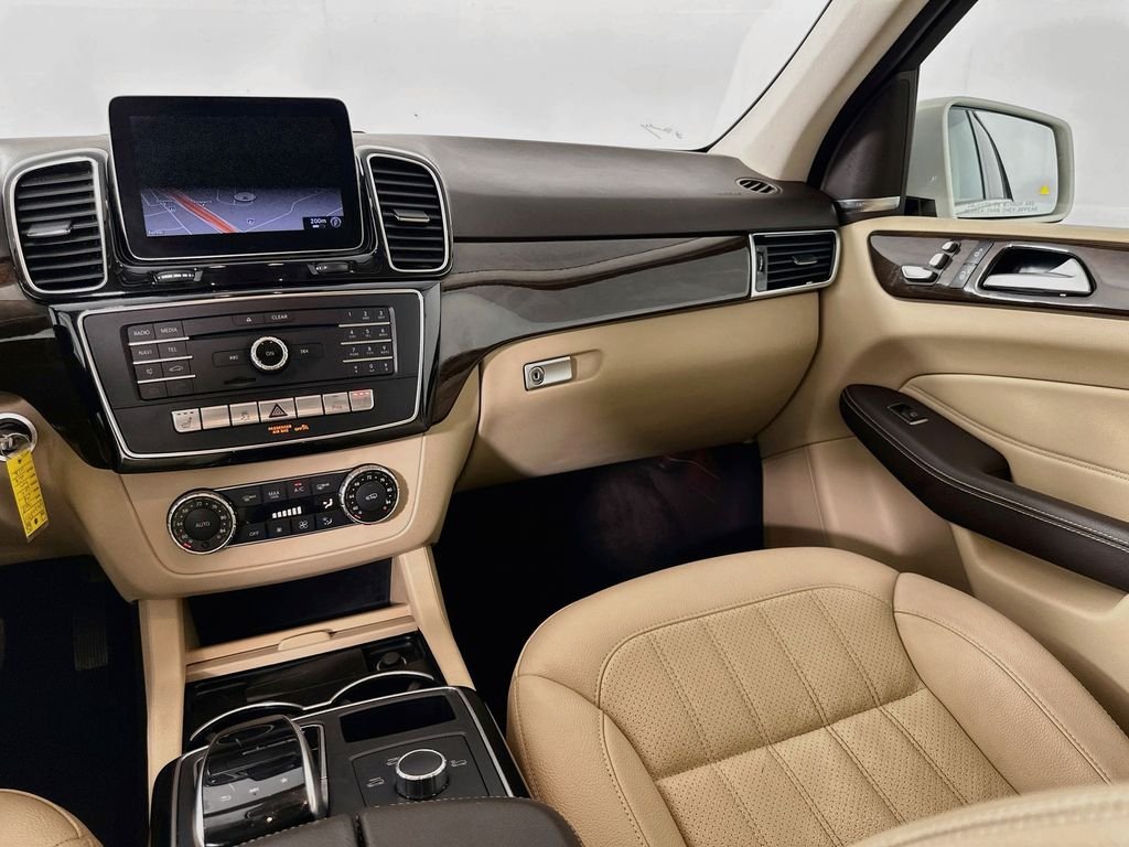 Used 2018 Polar White Mercedes-Benz GLE 350 image 24