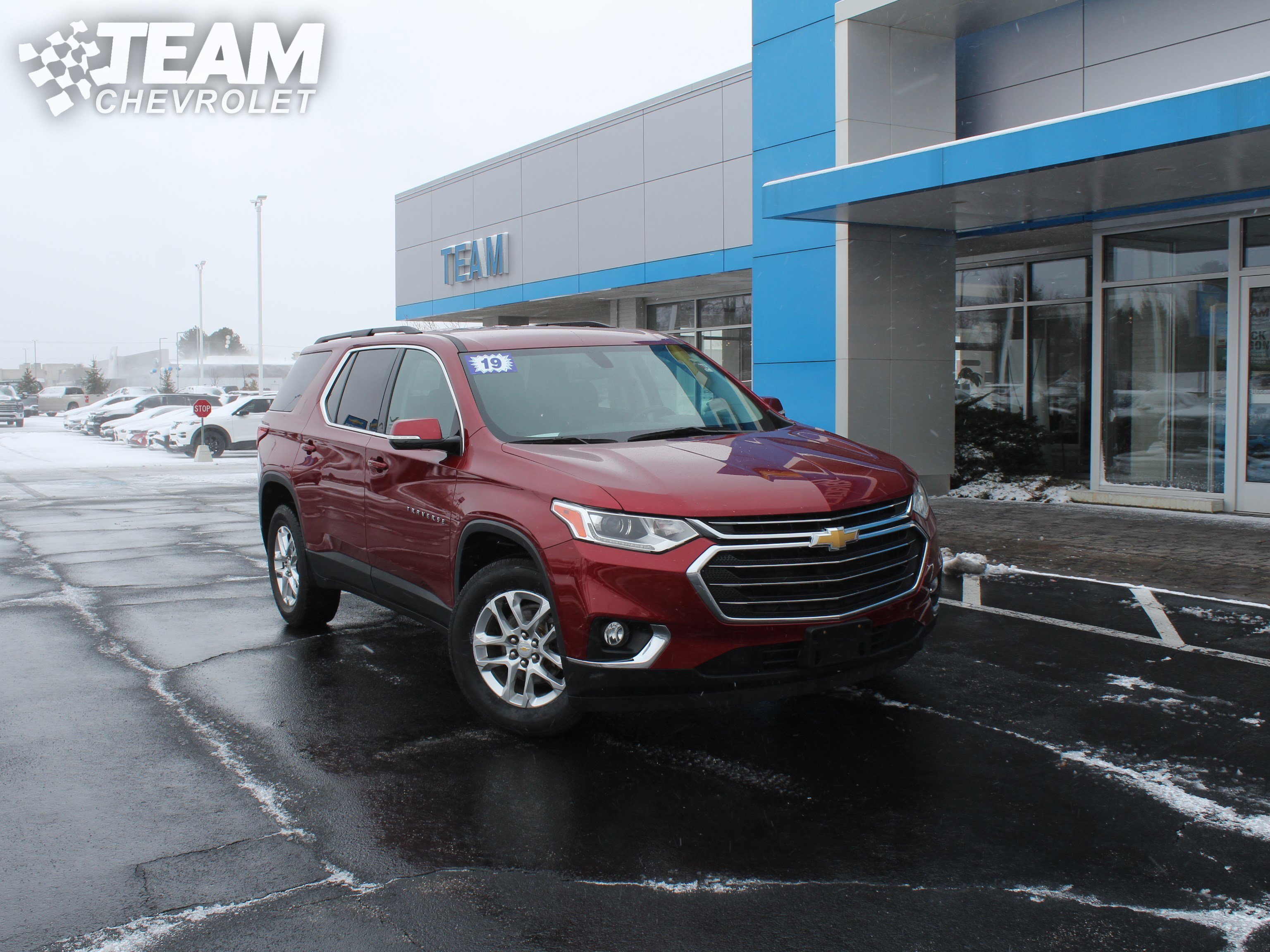 Used 2019 Chevrolet Traverse 1LT with VIN 1GNEVGKW4KJ161523 for sale in Valparaiso, IN