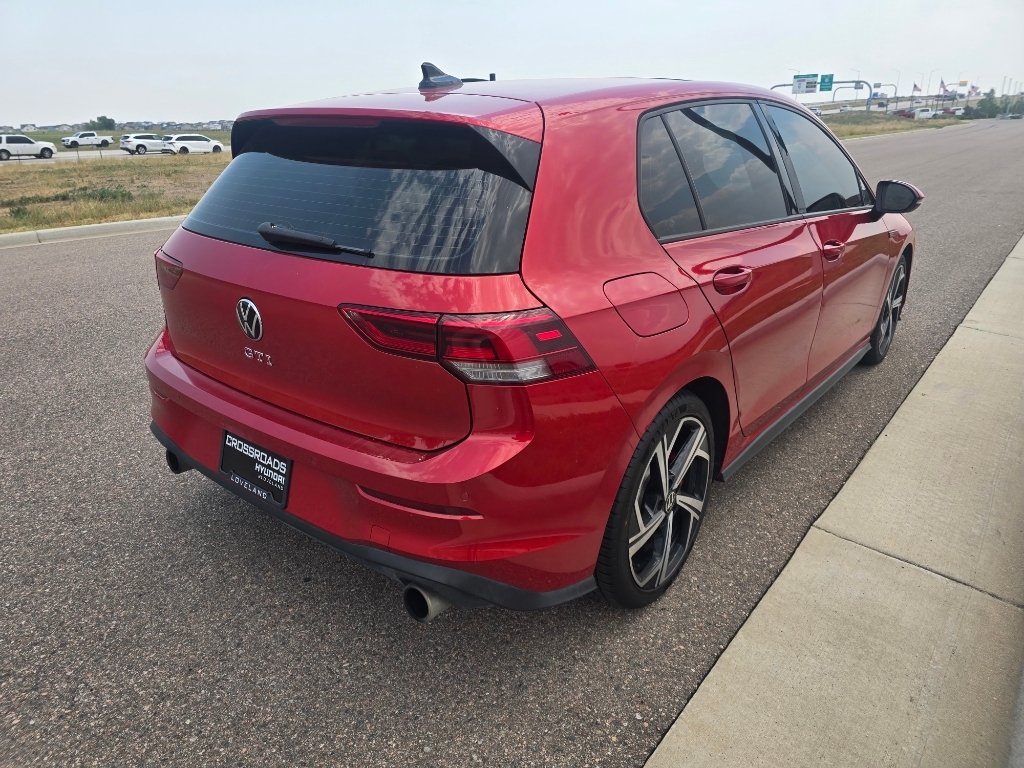 Used 2024 Kings Red Metallic Volkswagen SE image 6