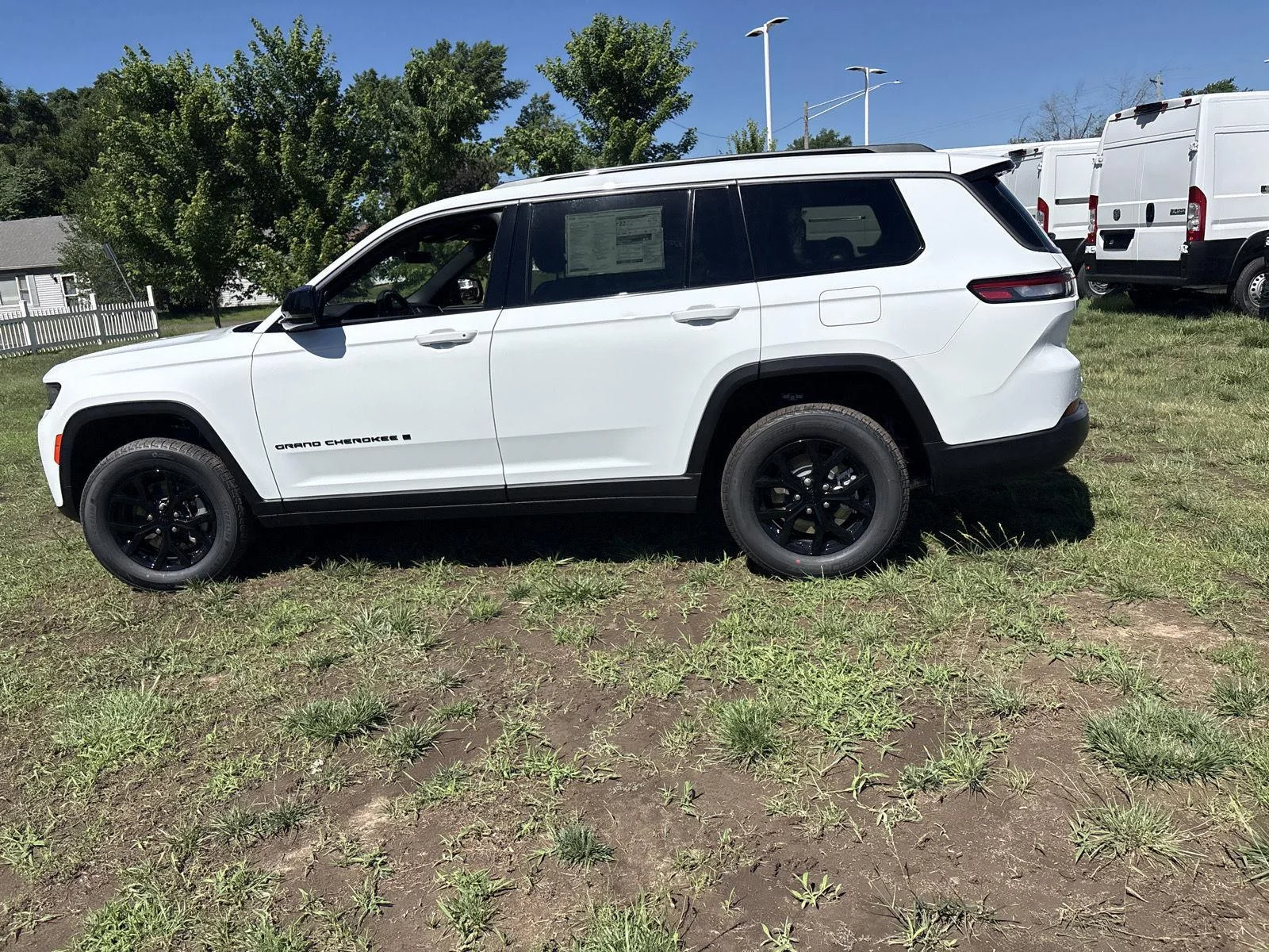 New 2026 Bright White Clearcoat Jeep Laredo Altitude image 8